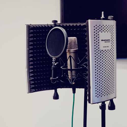 A photo of a British voice over artist.